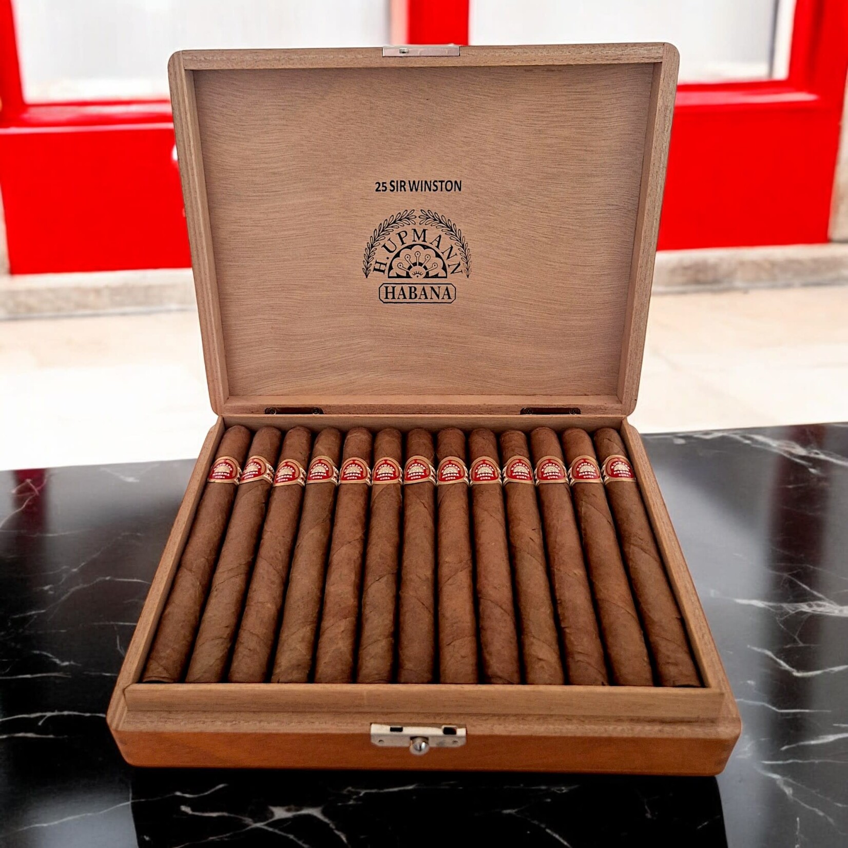 H. UPMANN H. UPMANN SIR WINSTON VINTAGE 2016 - BOX 25'S