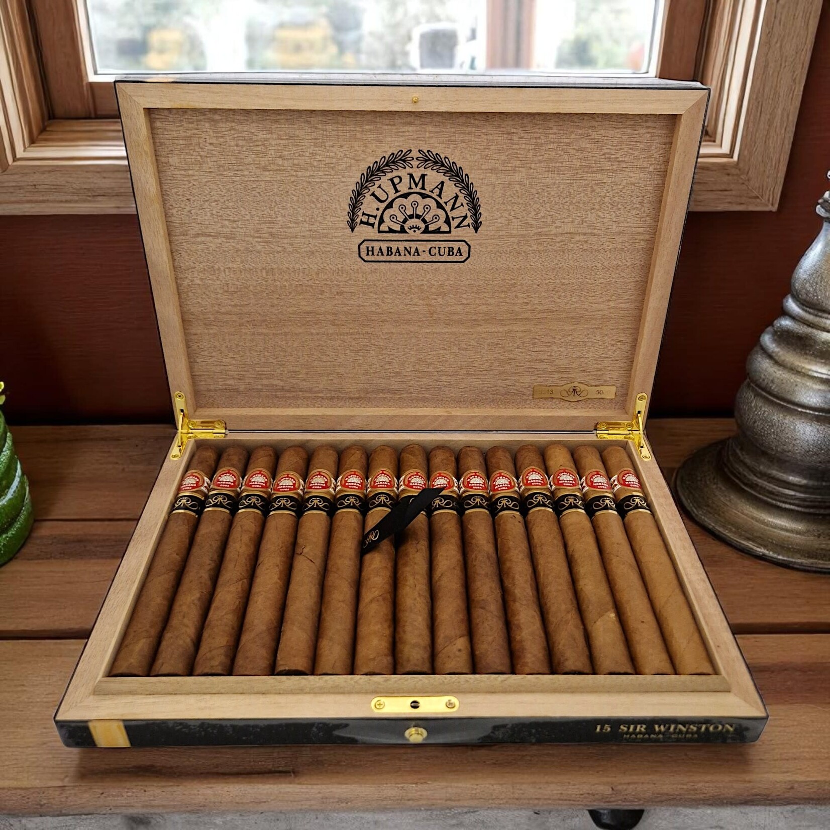 H. UPMANN H. UPMANN SIR WINSTON GRAN RESERVA GRAN RESERVA - BOX 15'S