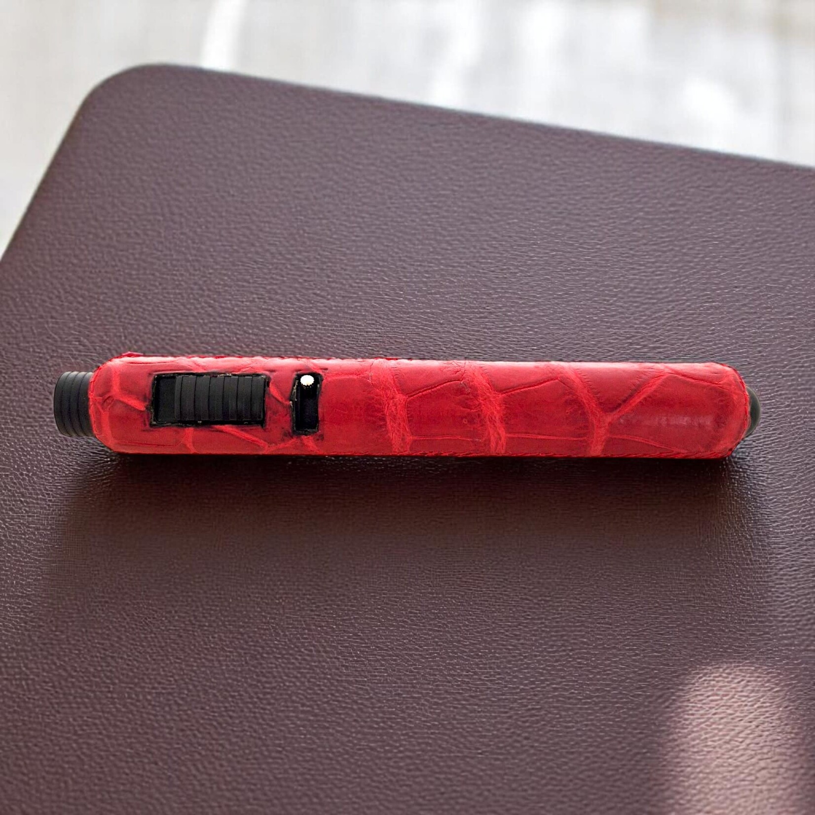 PRINCE RHEIN LIGHTER WITH CROCODILE LEATHER RED