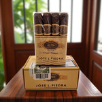JOSE L PIEDRA Copy of JOSE L. PIEDRA PETIT CAZADORES STICK