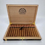 H. UPMANN H. UPMANN SIR WINSTON GRAN RESERVA - BOX 15'S