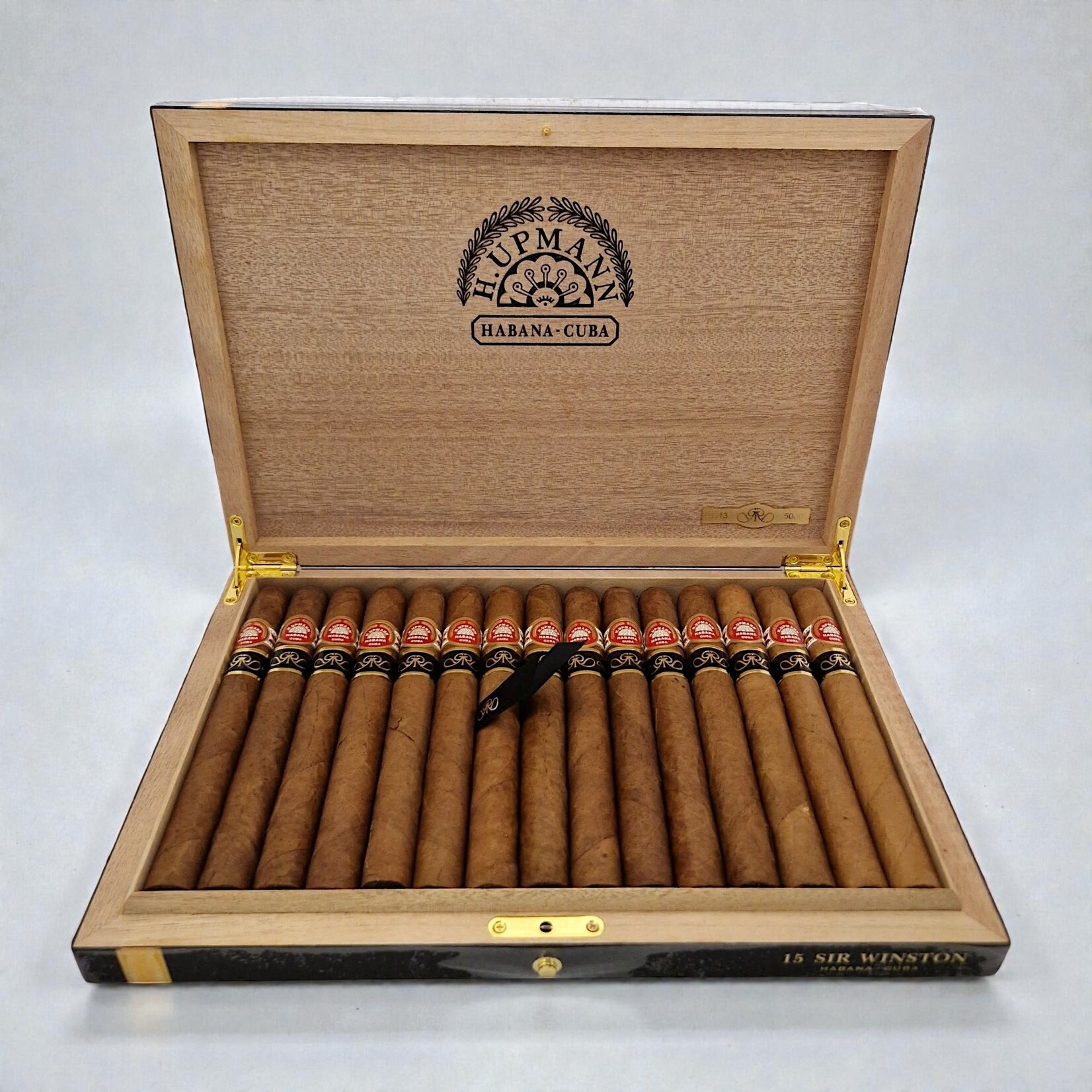 H. UPMANN H. UPMANN SIR WINSTON GRAN RESERVA - BOX 15'S