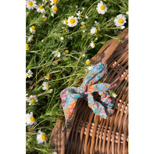 Louise Misha Scrunchie met bloemenprint Louise Misha Scrunchie met bloemenprint
