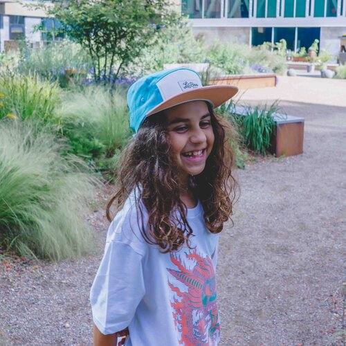 Lil' Boo Unisex pet in blauw & roze kleuren Lil' Boo Unisex pet in blauw & roze kleuren