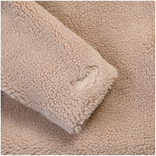 Donsje Baby jasje met konijntjes op de kraag Donsje Baby jasje met konijntjes op de kraag