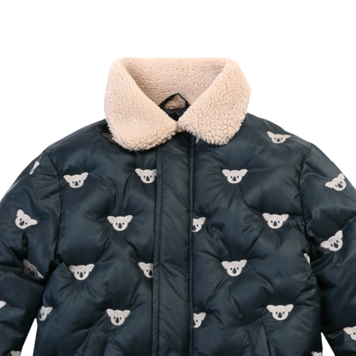 Donsje Bomber jasje met koala & kraagje Donsje Bomber jasje met koala & kraagje