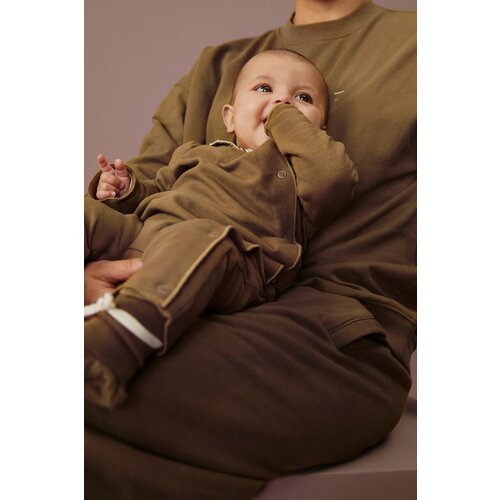 Gray label Baby pakje met drukknoopjes in warm bruin Gray label Baby pakje met drukknoopjes in warm bruin