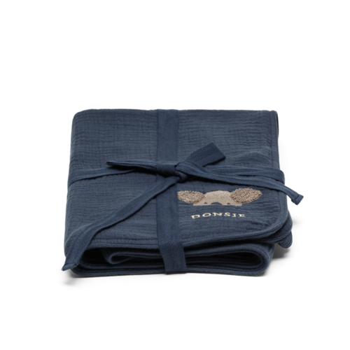 Donsje Mouseline deken in donkerblauw met koala Donsje Mouseline deken in donkerblauw met koala