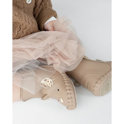 Donsje Gevoerde baby laarsje met een muis Donsje Gevoerde baby laarsje met een muis