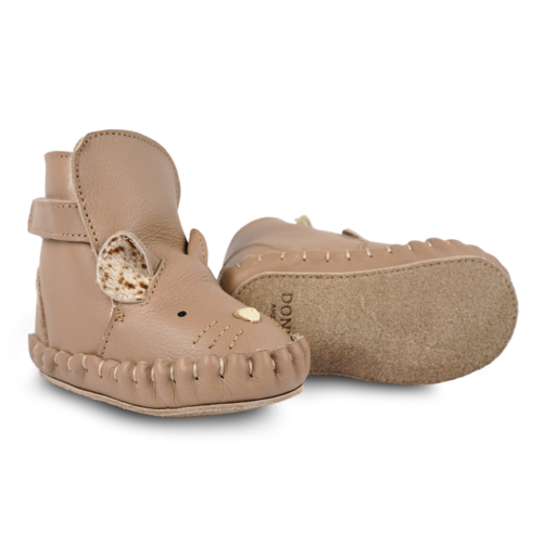 Donsje Gevoerde baby laarsje met een muis Donsje Gevoerde baby laarsje met een muis