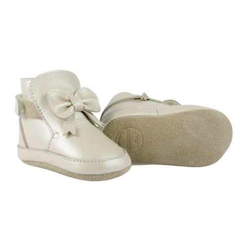 Donsje Gevoerde baby laarsje met strik in off white metallic Donsje Gevoerde baby laarsje met strik in off white metallic