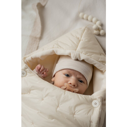 1 + in the family Beige gestreept baby mutsje