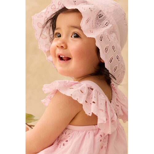 Louise Misha Lichte roze baby jurkje met geborduurde en kanten details