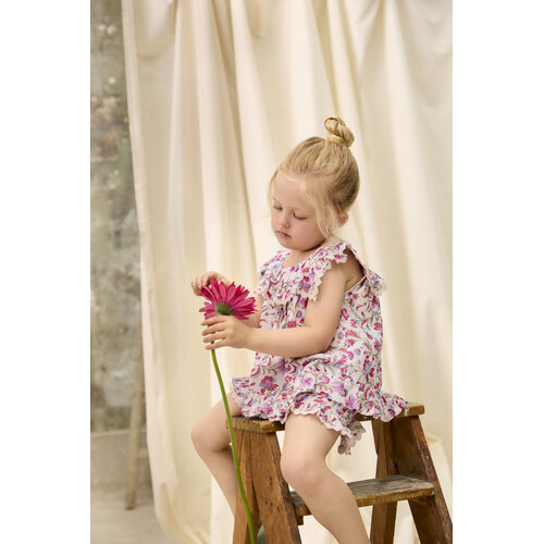 Louise Misha Mouwloze blouse in bloemenprint