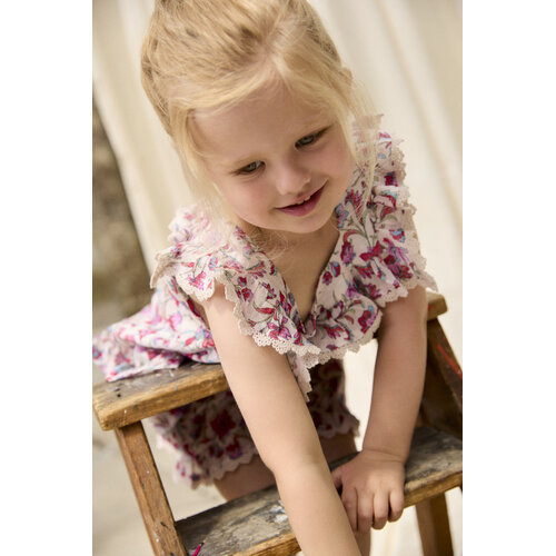 Louise Misha Mouwloze blouse in bloemenprint