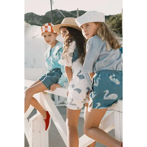 Tinycottons Denim crop top met zwanen print