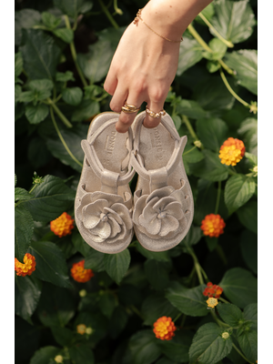 Donsje Iles Fields Sandals | Shimmer Buttercup | Silver Metallic Leather