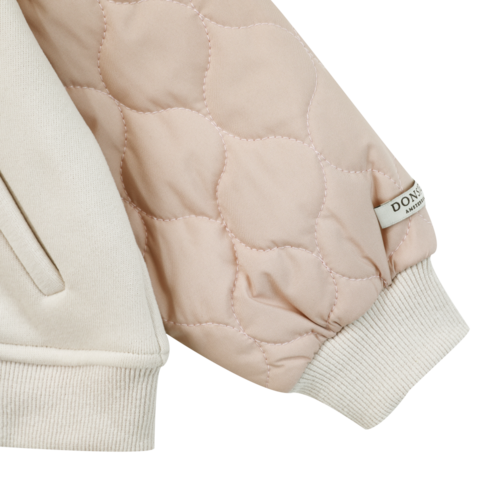 Donsje Licht roze jasje met sporty bunny Donsje Licht roze jasje met sporty bunny