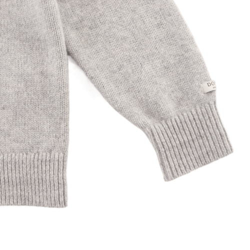 Donsje Merino wollen trui met een lammetje in grijs melange Donsje Merino wollen trui met een lammetje in grijs melange