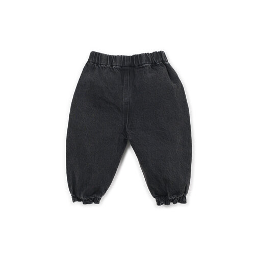 Play up Zwart denim broekje met elastische boorden Play up Zwart denim broekje met elastische boorden