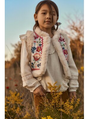 Louise Misha Sleeveless Jacket Librana | Cream Louise Misha Sleeveless Jacket Librana | Cream