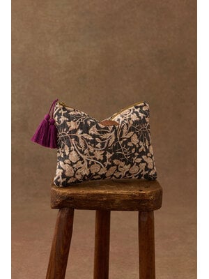 Louise Misha Flat Case Domina | Black Blooming Woods Louise Misha Flat Case Domina | Black Blooming Woods