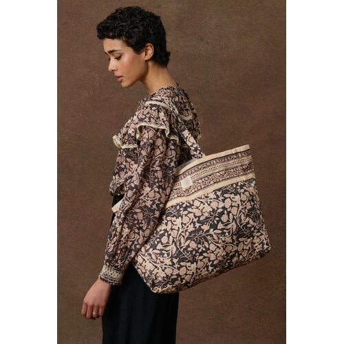 Louise Misha Tote Bag Beverly | Black Blooming Woods Louise Misha Tote Bag Beverly | Black Blooming Woods