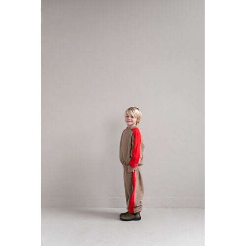 JENEST Sportieve sweater met rood detail JENEST Sportieve sweater met rood detail