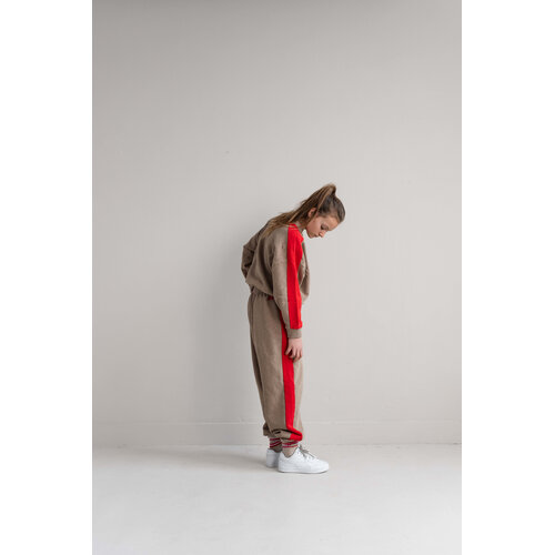 JENEST Sportieve sweater met rood detail JENEST Sportieve sweater met rood detail