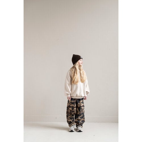 JENEST Beige sweater met glitter opdruk JENEST Beige sweater met glitter opdruk