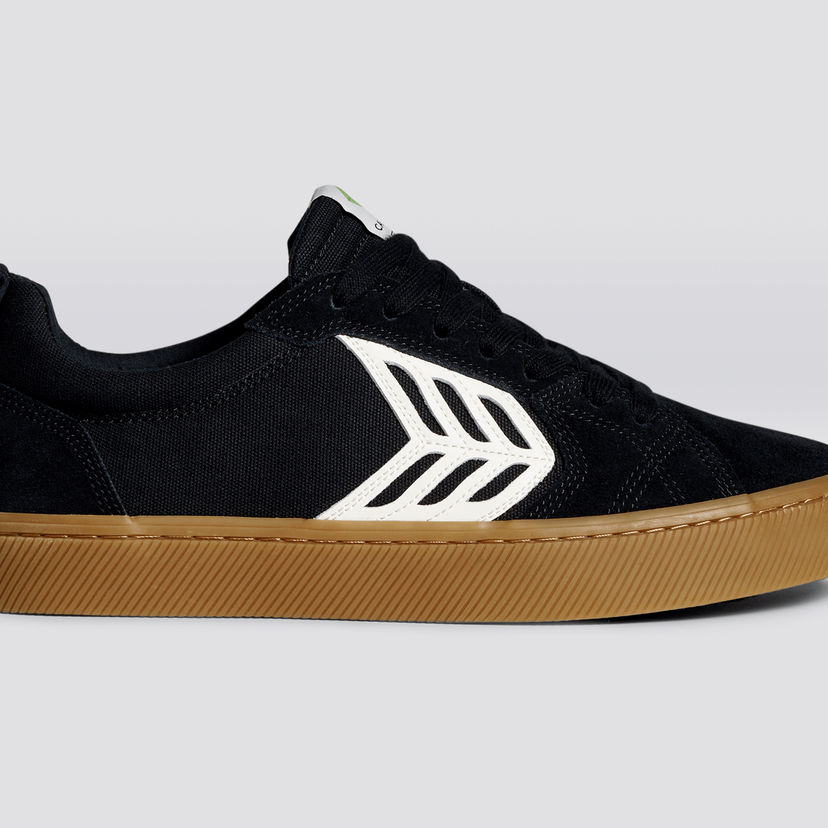 cariuma catiba skateshoe zwart gum
