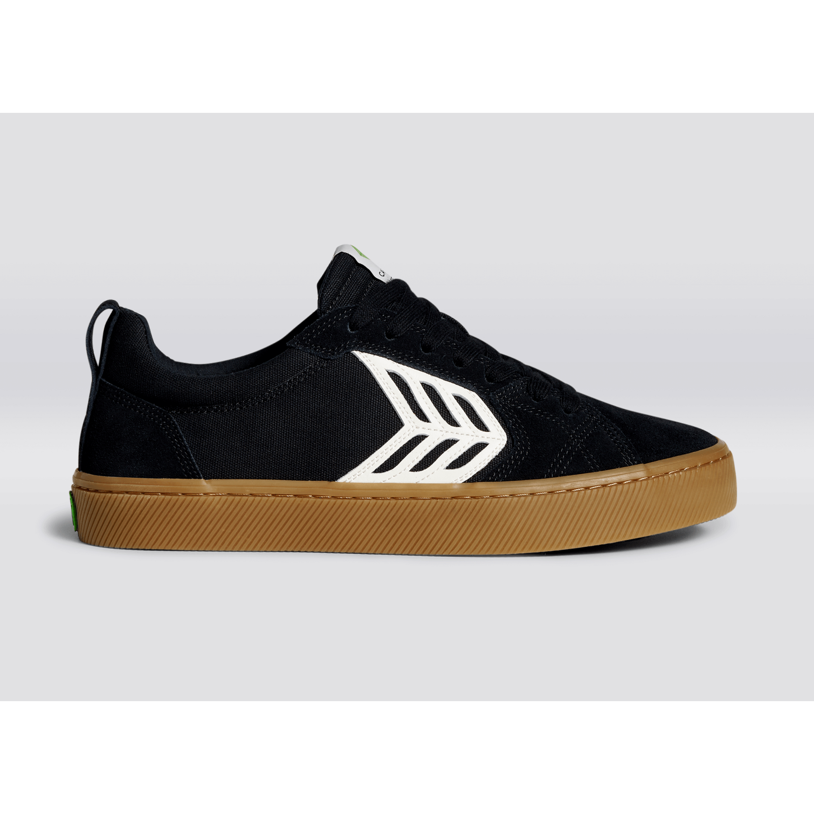 cariuma catiba skateshoe zwart gum