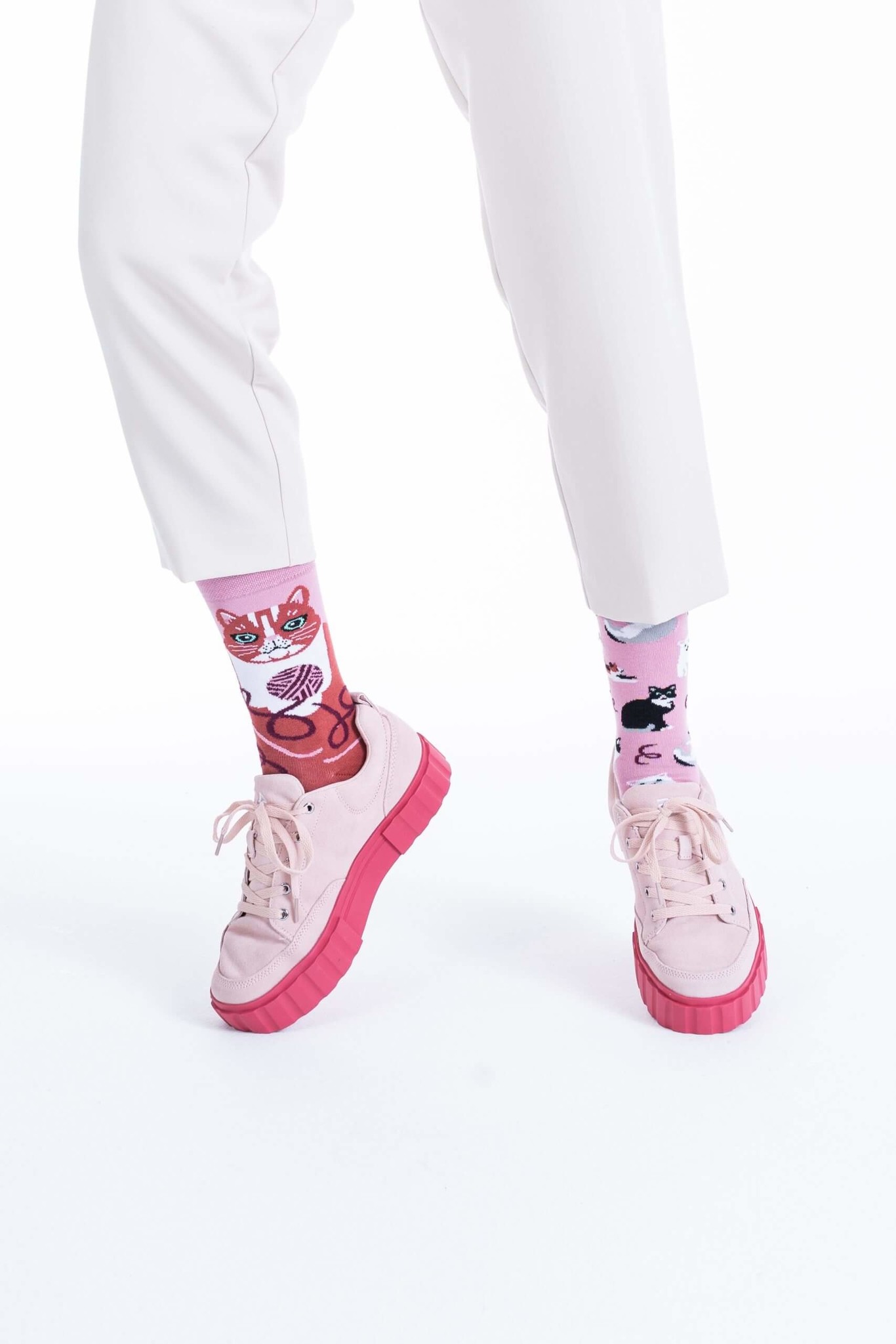 Many Mornings Playful Cat - speelse katten sokken