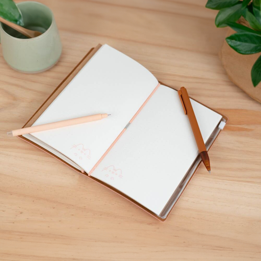 Pusheen Pusheen travel notebook