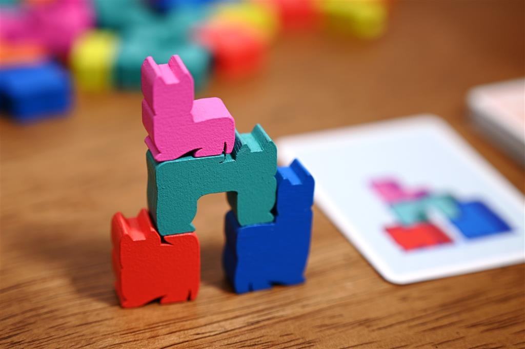 Kittin – a cat-stacking race game