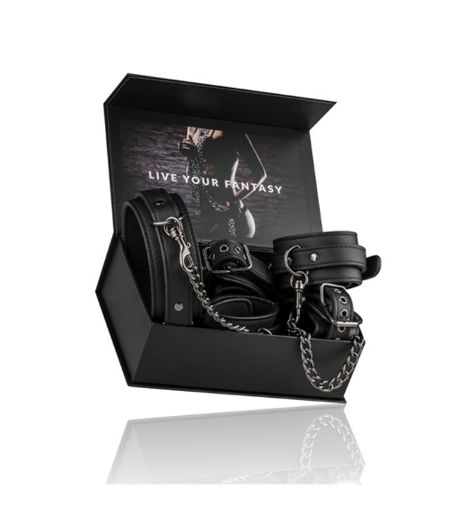 Fetish set met halsband, enkelboeien en handboeien