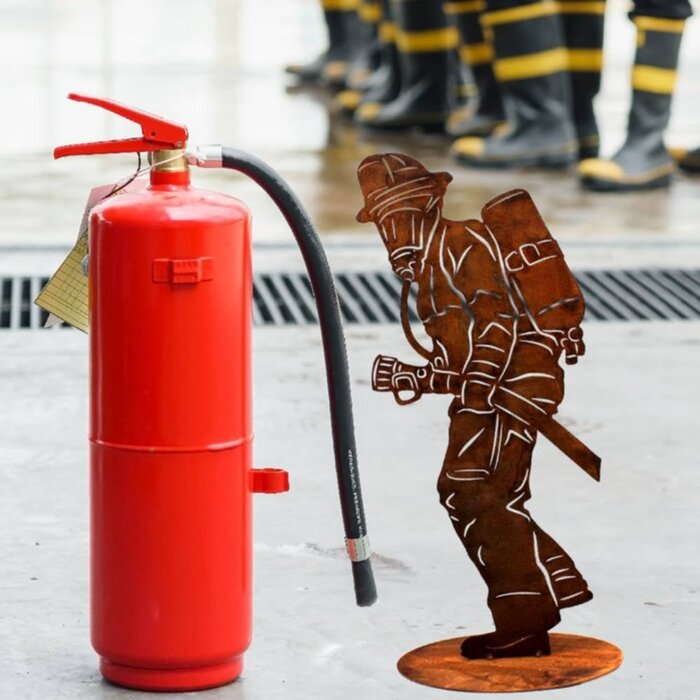 Vaderdag | Brandweerman op vloerplaat | Metalen decoratiefiguur