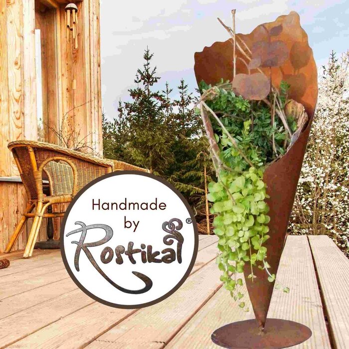 Roest decoratie plantenzak op bodemplaat | Patina tuindecoratie metalen plantenvaas