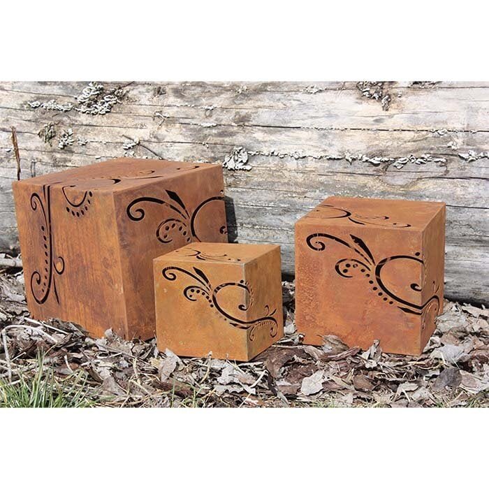 metalen kubussen met ornamenten | Decoratie-ideeën voor de tuindecoratie