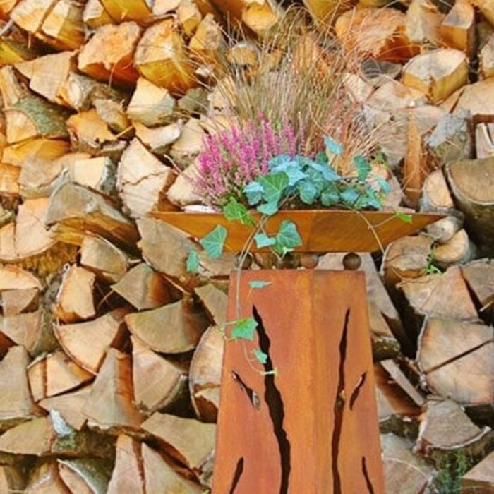 Patina zuil 1 m met scheuren en diverse schelpen | Roest decoratie plantenzuil