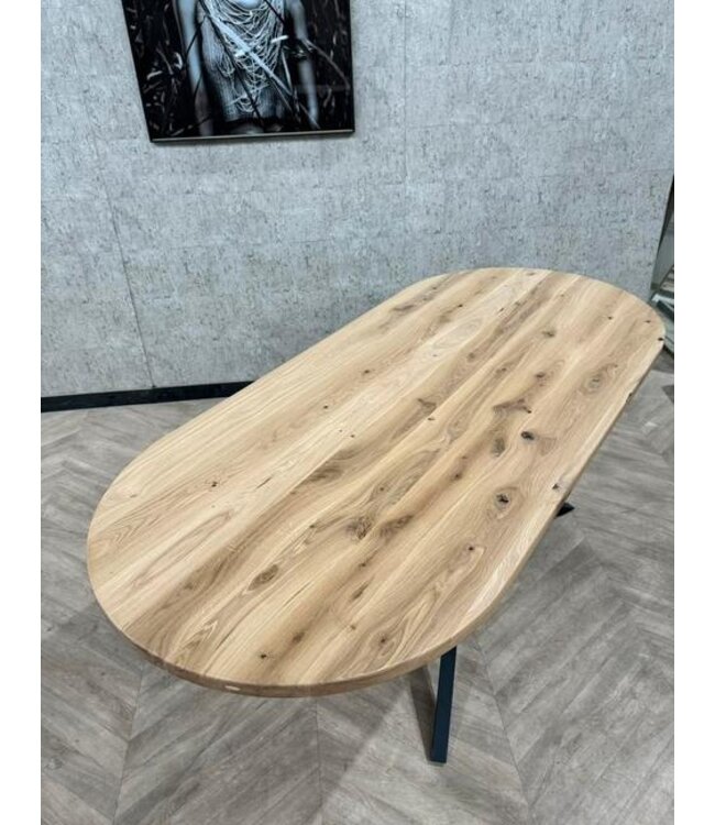 Rond ovaal eiken eettafel matte lak 200x90 *showroom