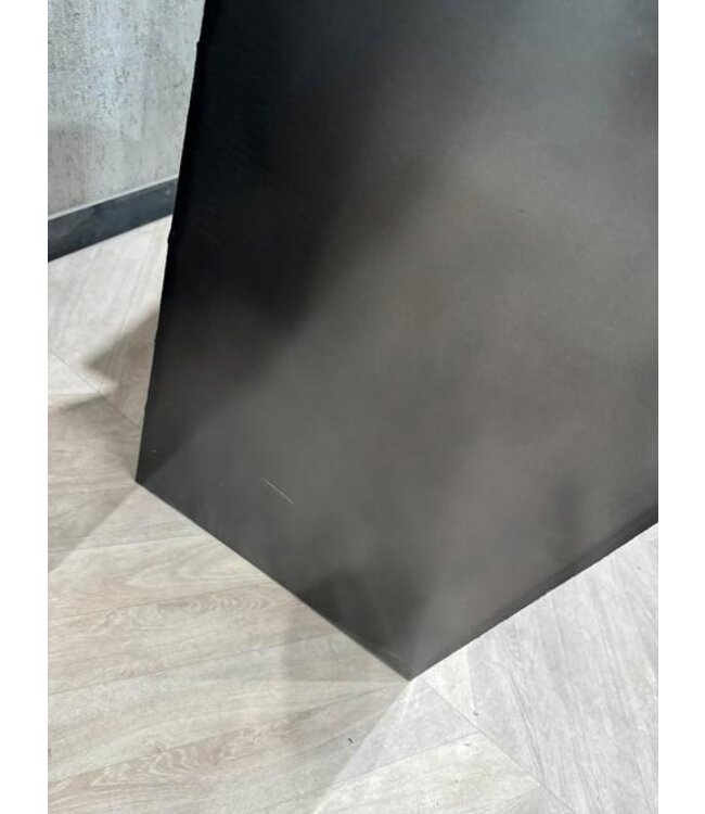 Grote zuilen metaal PTMD maat S €179,- of L €229, *showroom