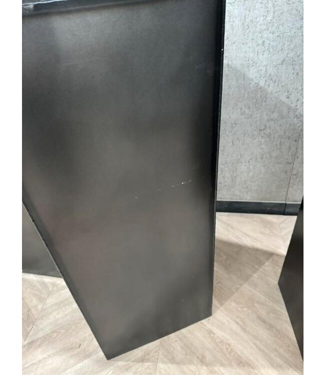 Grote zuilen metaal PTMD maat S €179,- of L €229, *showroom