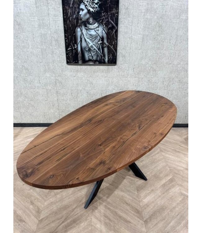 Organische vorm eettafel Notenhout 220x110 *nieuw