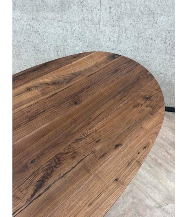 Organische vorm eettafel Notenhout 220x110 *nieuw