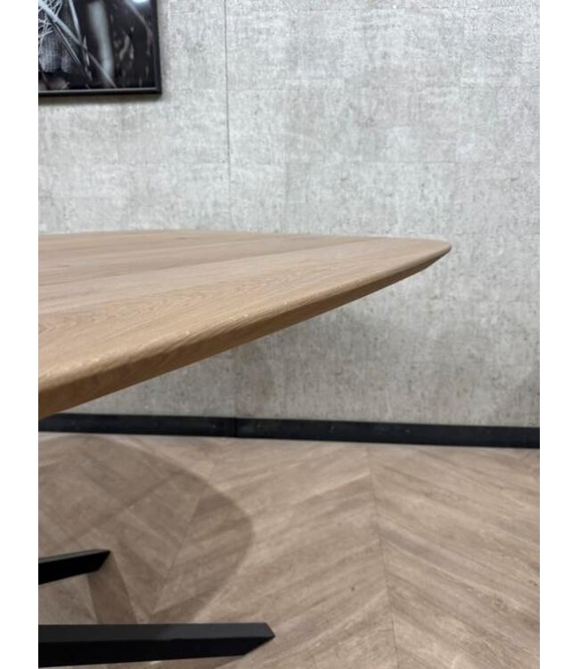 Eiken Deens ovaal eettafel Tinello 200x100 *nieuw