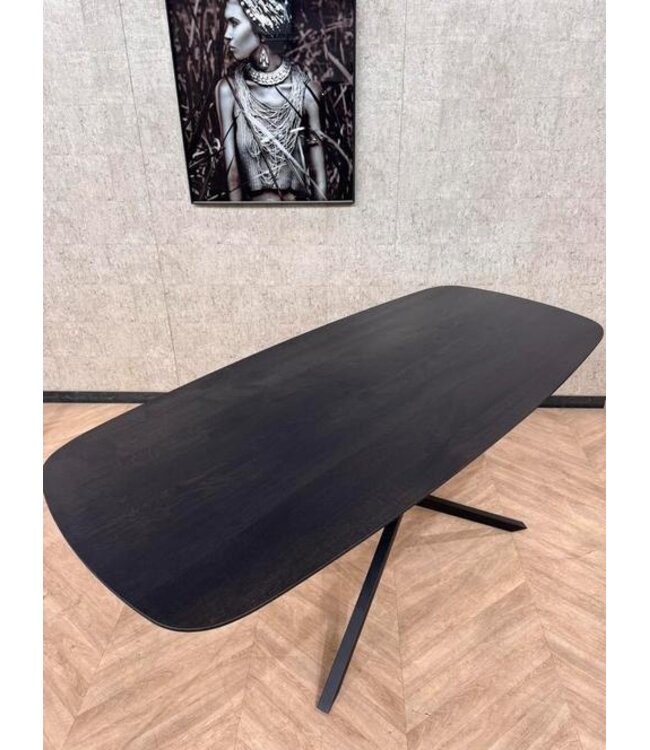 Eettafel eiken Deens ovaal night glow 215x100 *nieuw