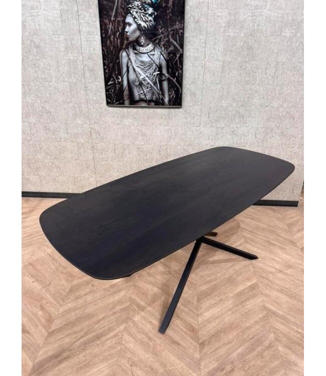 Eettafel eiken Deens ovaal night glow 215x100 *nieuw