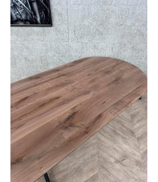 Eiken eettafel rond ovaal bruin September 260x100 *nieuw