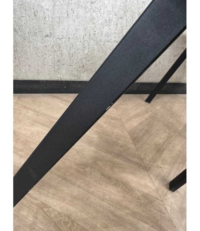Setje van 4 stoelen + eetkamerbank Stella / Jill *showroom